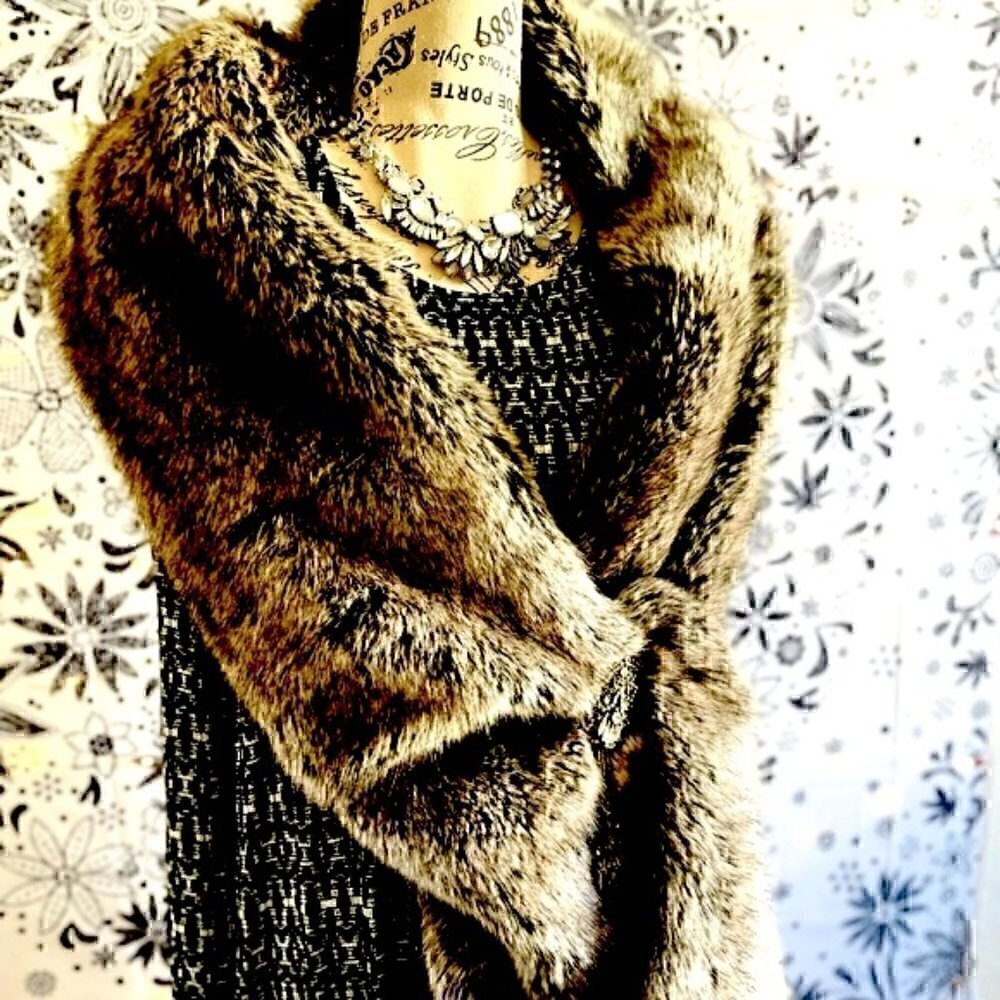 Banana Republic faux fur stole / scarf, vintage inspired